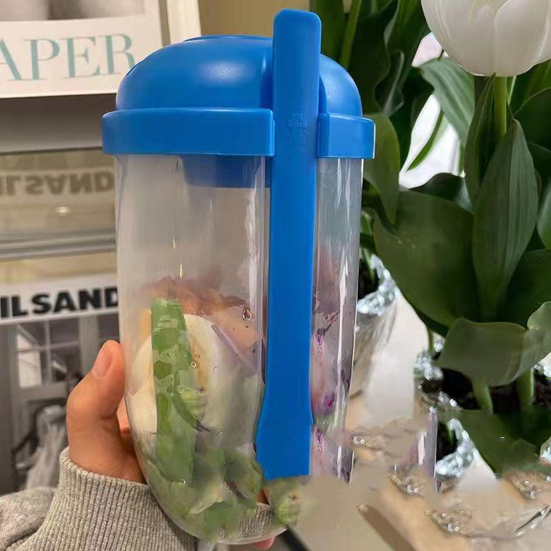 On-the-Go Freshness: Portable Salad Cup with Fork and Cover CHILLSTAR