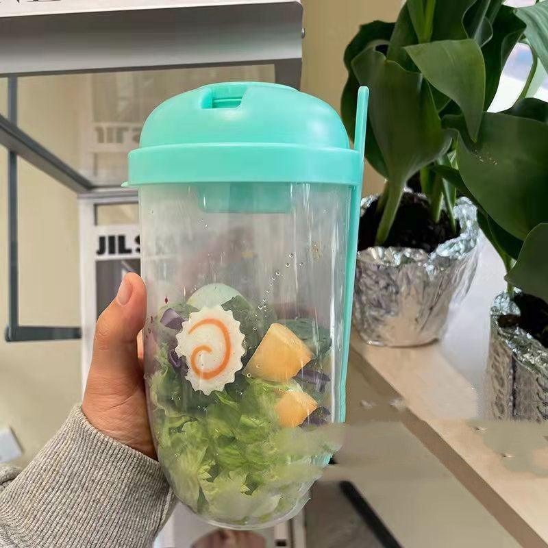 On-the-Go Freshness: Portable Salad Cup with Fork and Cover CHILLSTAR